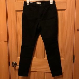 Universal Thread Black skinny jeans size 6